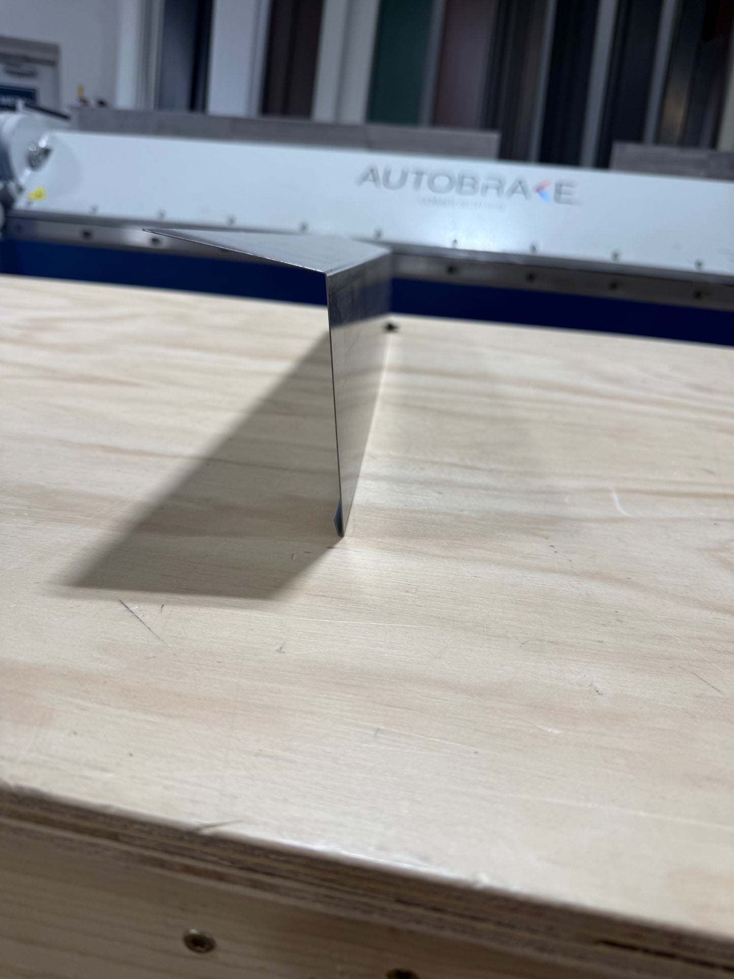 Tapajuntas metálico para mansarda